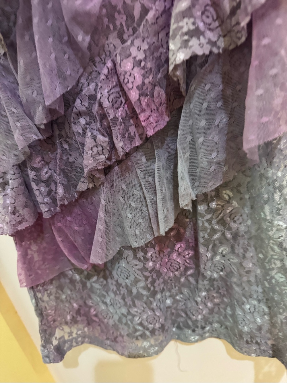 Eyeshadow Lace Tank Top in Lavender - Picture 3 of 6